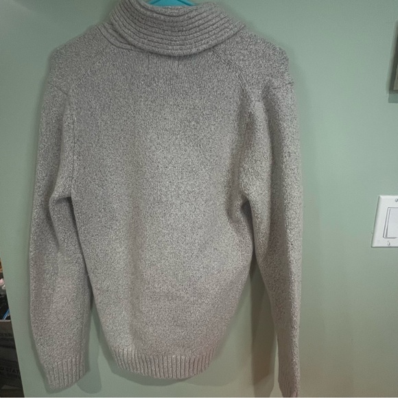 6/$25Old Navy Men's Shawl-Collar Turtleneck Sweater in Heather Gray - Picture 7 of 8